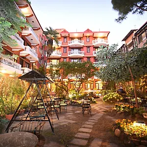 Hotel Nirvana Garden